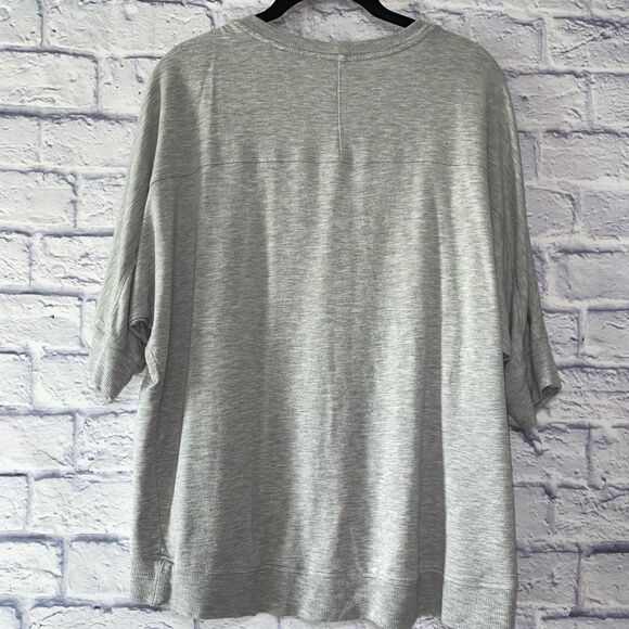 Cabi Center Tee #5554 - Picture 11 of 13